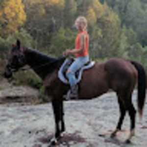 Meet your Posher, Cassie